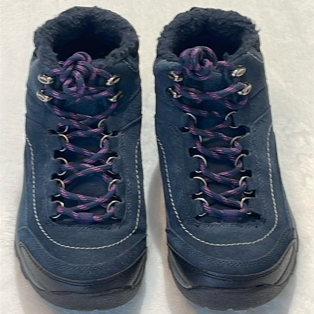 RYKA ANKLE BOOTS WOMENS SIZE 7. NAVY BLUE
